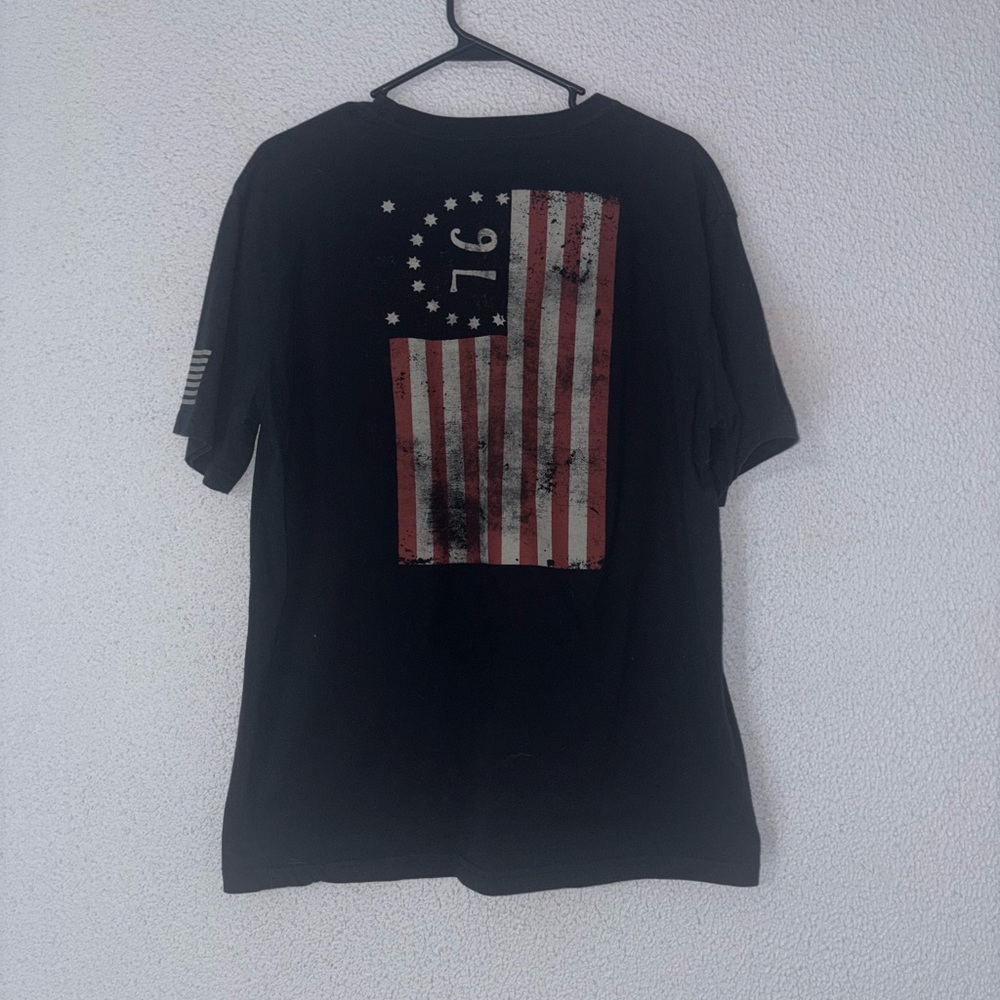 Vintage Style Black T-Shirt with Flag Graphic